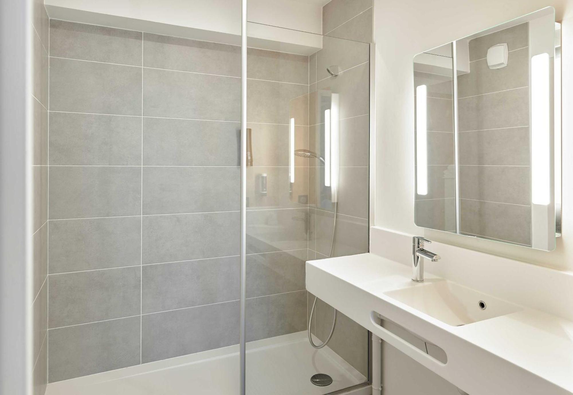 B&B Hotel Marne-La-Vallee Val D'Europe Сери Екстериор снимка